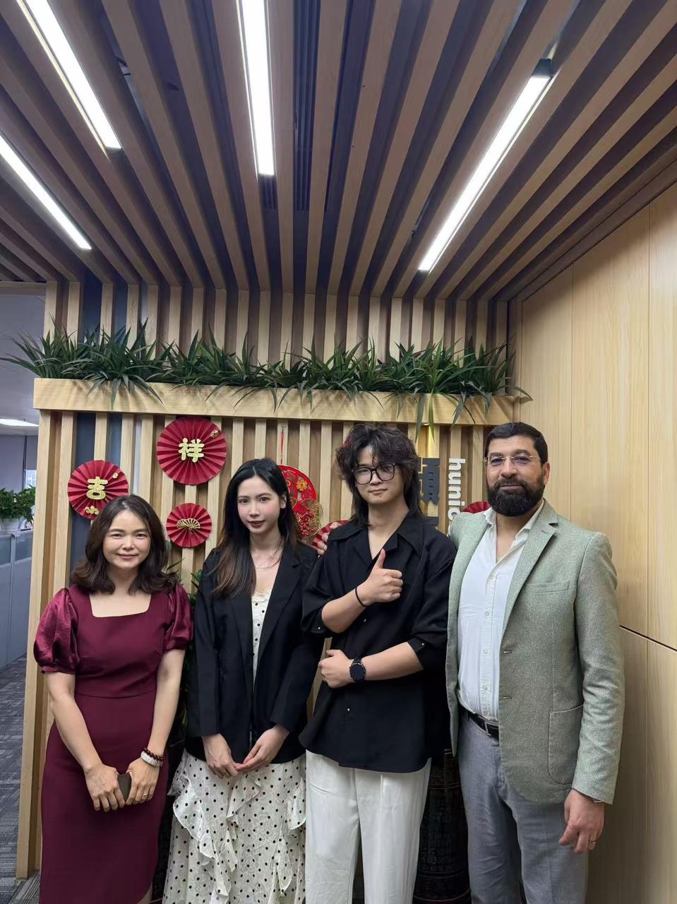 Meeting with clients at Canton Fair stand
